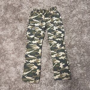 Carhartt Camo Cargo pants 32x34